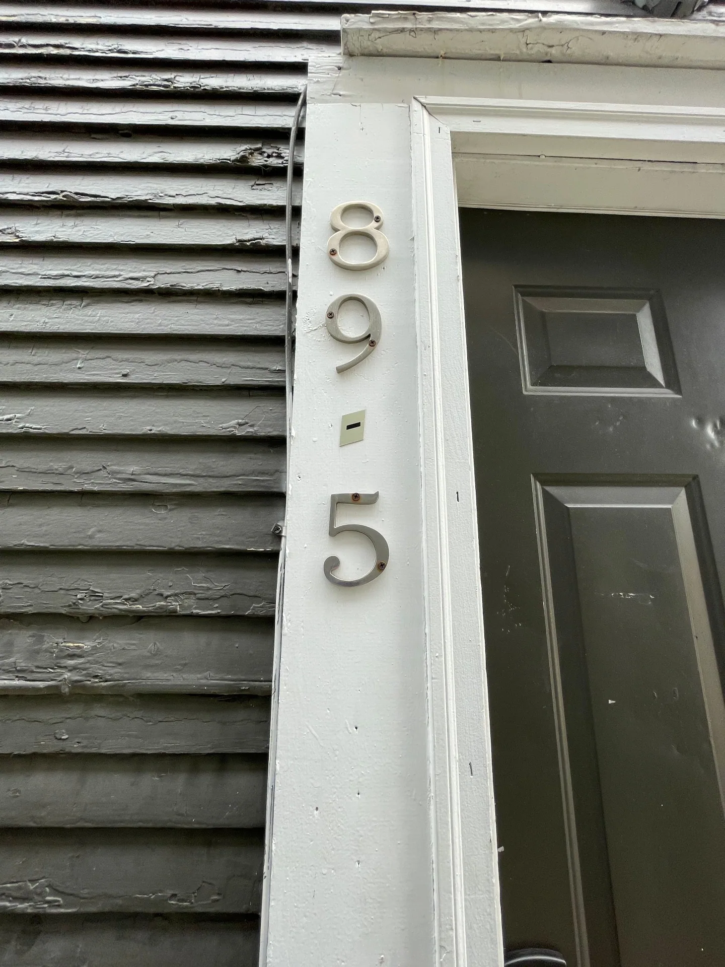 89 E Woodruff Ave. Unit A private entry with address numbers