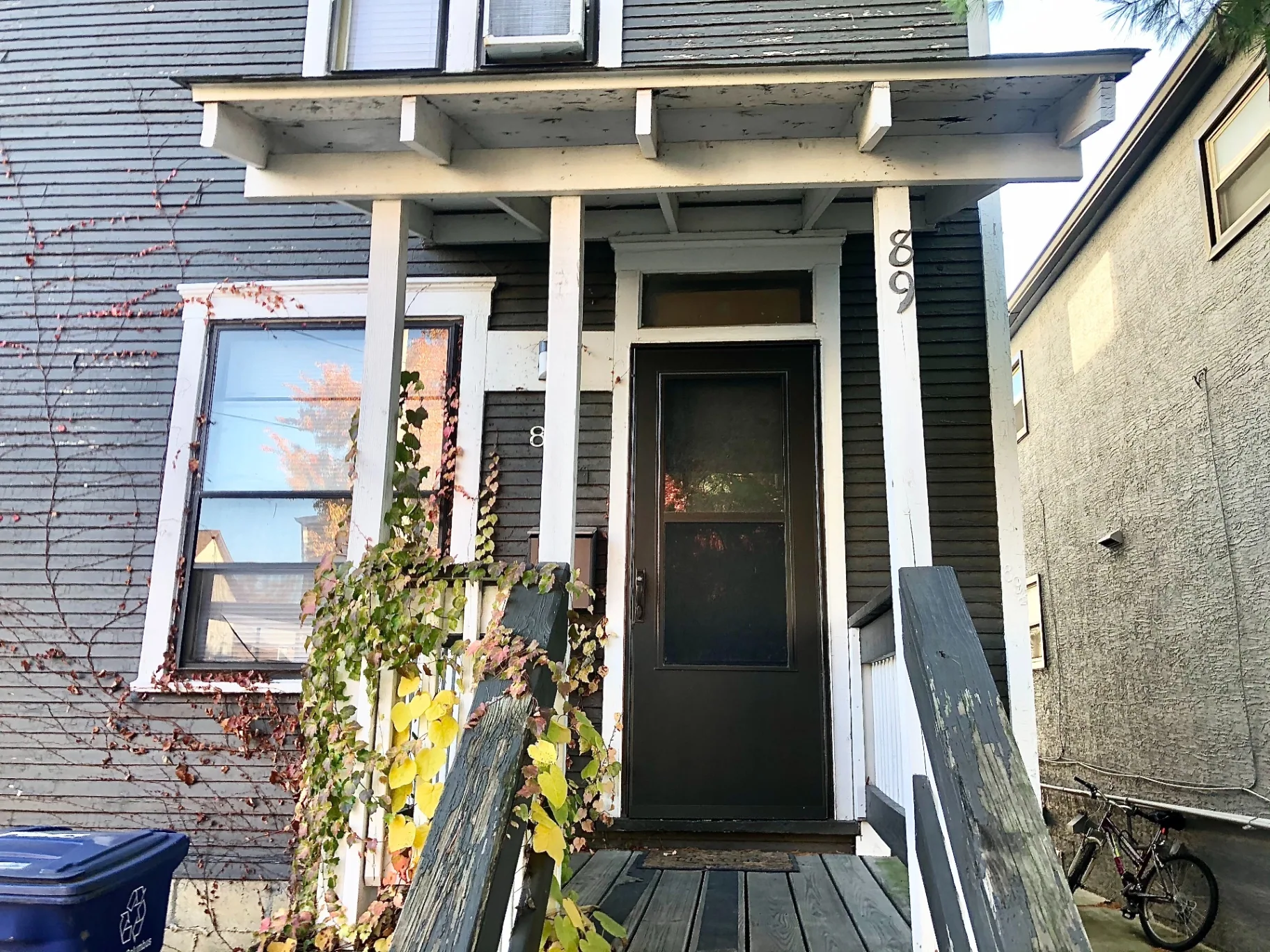 89 E Woodruff Ave. private front entry with covered porch