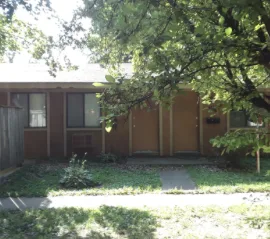 Exterior entry of a Country Club Apartments one bedroom flat
